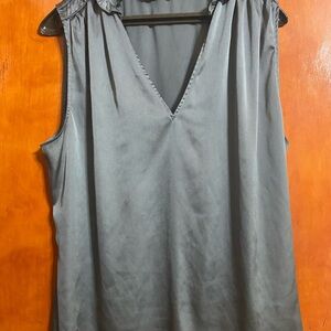 White House Black Market Gray Sleeveless Top silk blouse size XL
